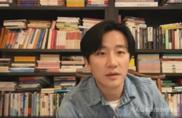 黄轩跑错直播间▲黄轩跑错直播间 一个人表演半天 莫名被戳中了萌点