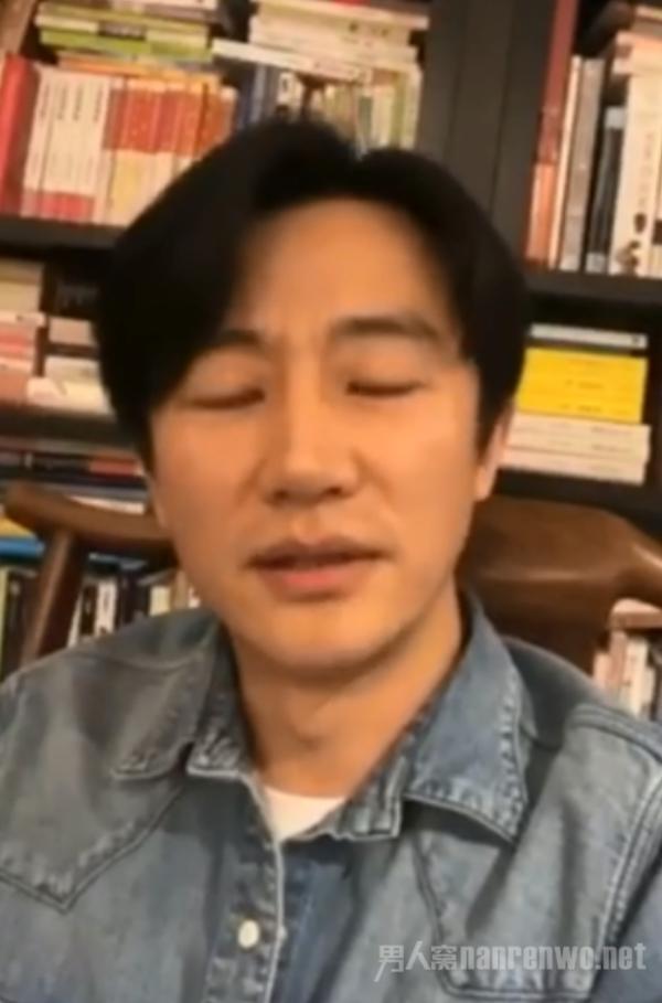 黄轩跑错直播间▲黄轩跑错直播间 一个人表演半天 莫名被戳中了萌点