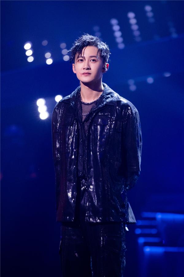 檀健次《跨界歌王》来炸场，披荆斩棘惊艳开唱必须“火”