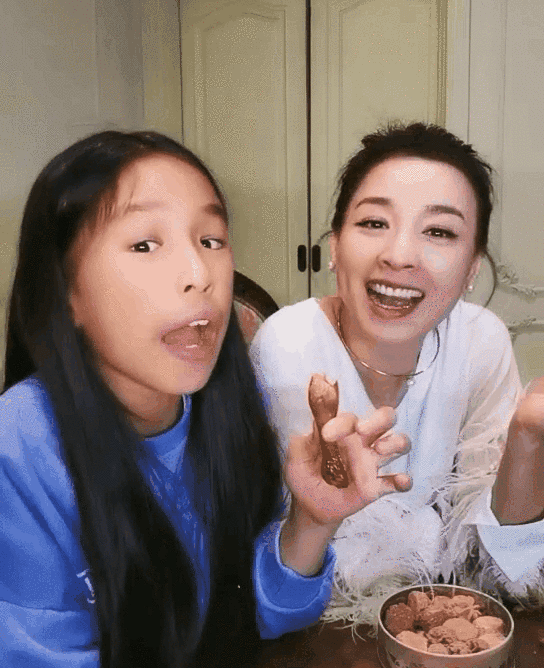 张庭10岁女儿首次回应长相争议：我又不是靠脸吃饭