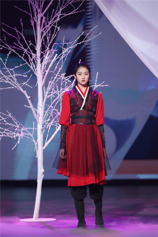 歌手集结《王牌对王牌》音乐节 华晨宇汪峰两大歌王巅峰对决
