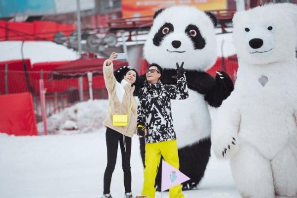 张欣悦妻子的浪漫之旅林枫在雪与吻上首演了甜蜜的爱情_TOM娱乐