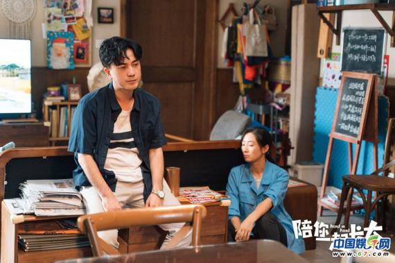 《陪你一起长大》探讨夫妻情感关系 刘涛李光洁事业家庭难平衡