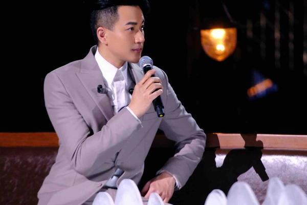 刘慧卿唱《总负责人》向英雄致敬_TOM娱乐