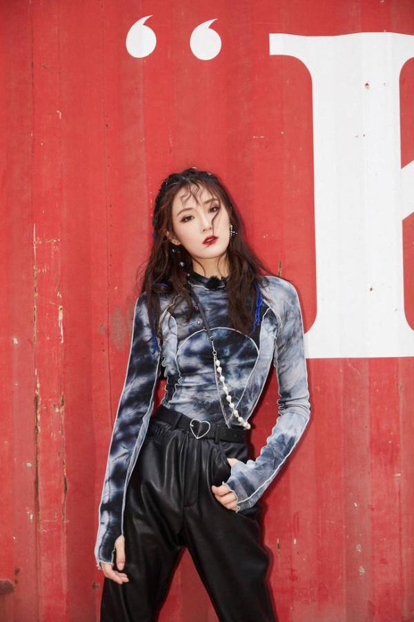 国内首支明星母女rap《妈呀，宝啊》上线 凯丽可可真情吐露引热搜