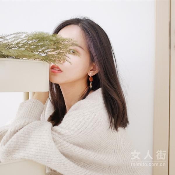 个性十足的耳环，配上独一无二的你