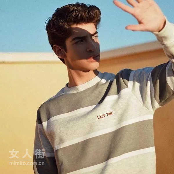 潮男标配:卫衣的巧穿搭让你潮流无限