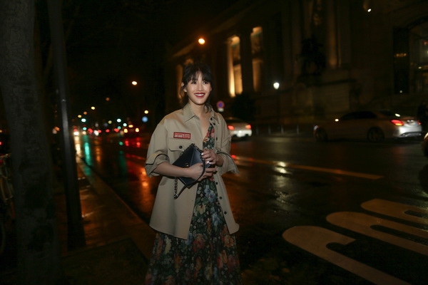 陈燃巴黎时装周演绎缤纷复古时尚