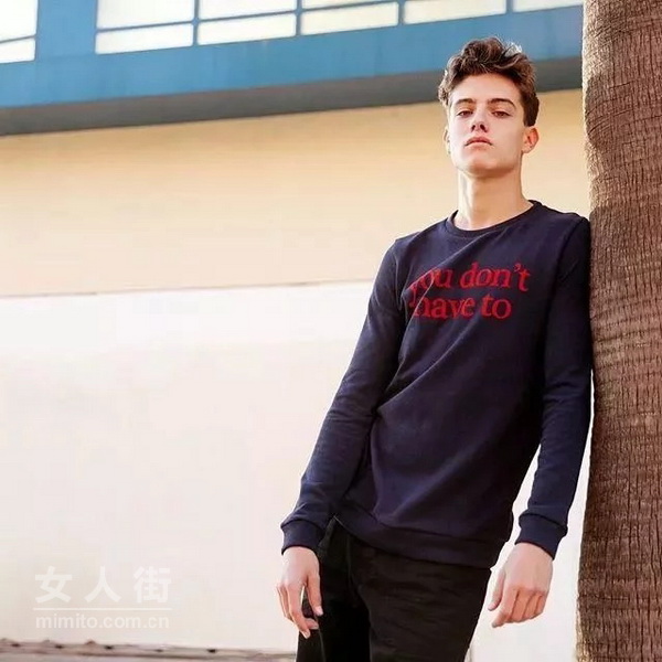 潮男标配:卫衣的巧穿搭让你潮流无限