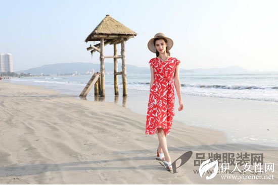 “乔帛”夏季浪漫连衣裙 绝对让你一见钟情的造型