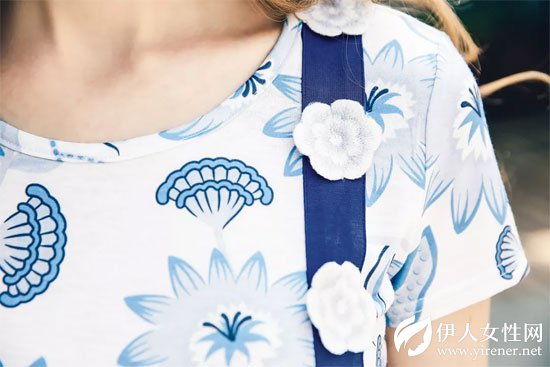 LIEBO裂帛 春夏新款如花之妖精一般一秒都不浪费的陷入花海