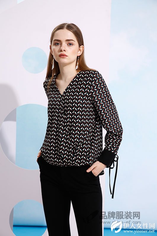 深色碎花很老土？ oumiti欧米媞教你应该这样搭