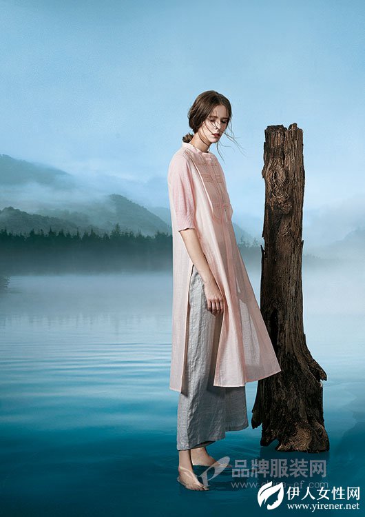 线条色彩带来的美感 Eall.cz意澳女装统统赋予你