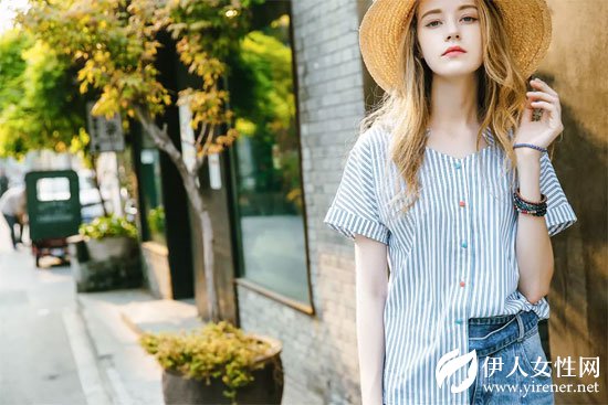 这个夏天不需要别的单品 有100件T恤就够了