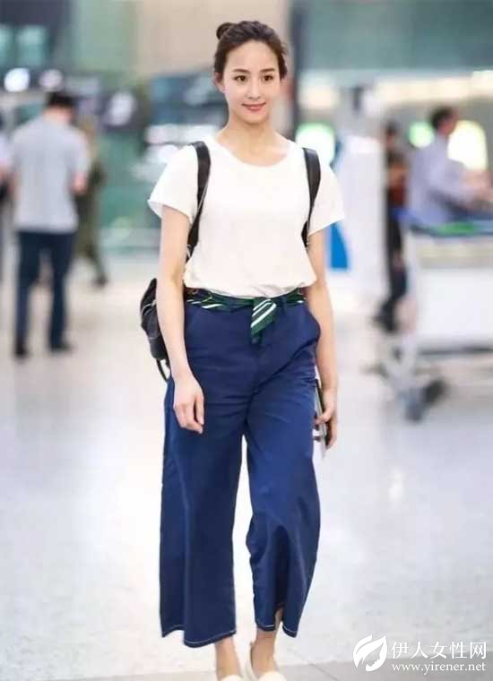 埃芙衣“时尚头条”T恤搭配阔腿裤 是显瘦遮肉的最深套路