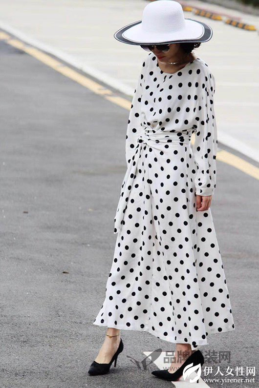 摆脱夏日穿搭难题 一定要选二十一度2018春夏新款