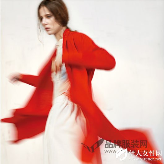 线条色彩带来的美感 Eall.cz意澳女装统统赋予你