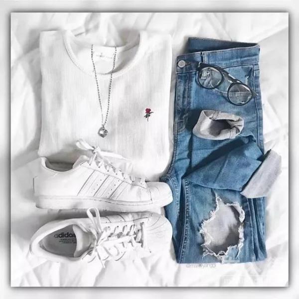 搞定初春时尚穿搭，休闲风搭配很适合你