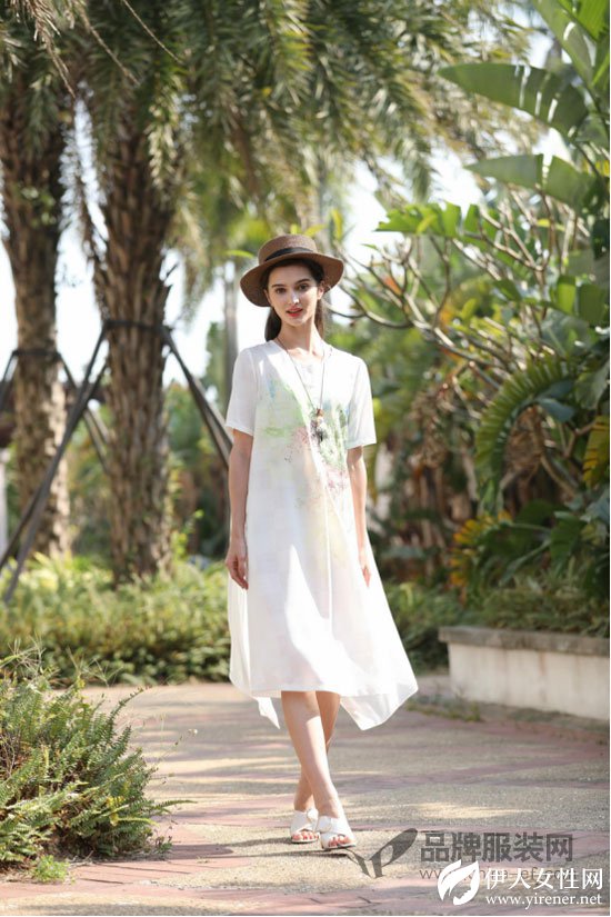 “乔帛”夏季浪漫连衣裙 绝对让你一见钟情的造型