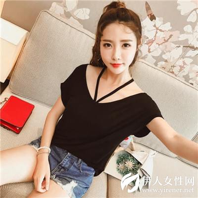 春美多：简单时髦T恤 这个初秋你的不二选择！