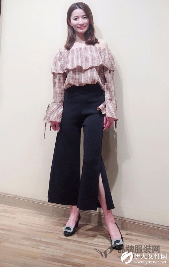 “YES”一字肩单品 微露香肩的性感你也可以拥有