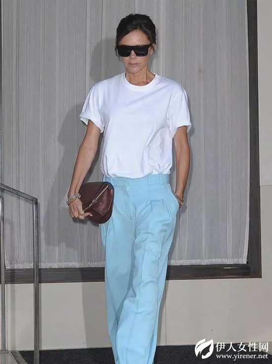 埃芙衣“时尚头条”T恤搭配阔腿裤 是显瘦遮肉的最深套路