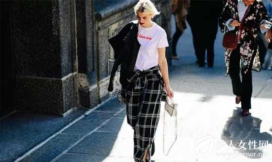 埃芙衣“时尚头条”T恤搭配阔腿裤 是显瘦遮肉的最深套路