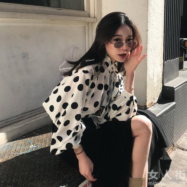 五一出游穿搭，看花不如穿印花衬衫