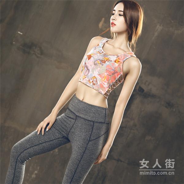 运动女生这些健身装扮，保证悦动你的心