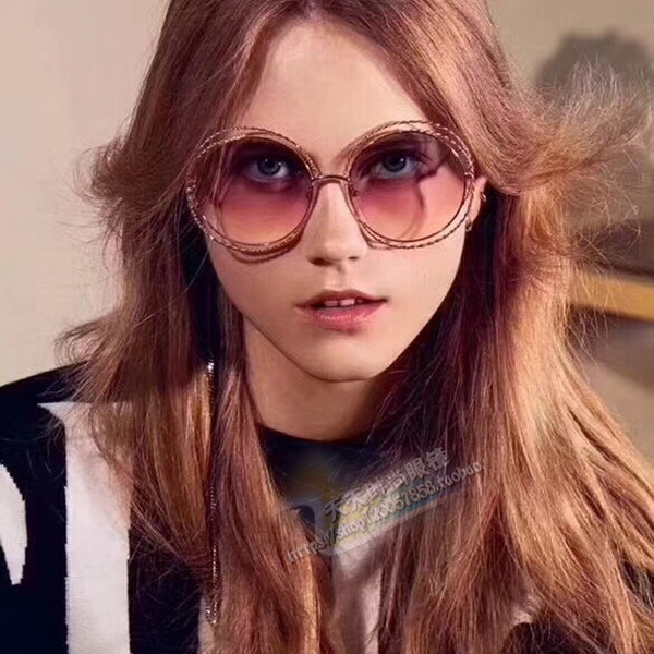 五月墨镜戴得好,街头回头率不断!