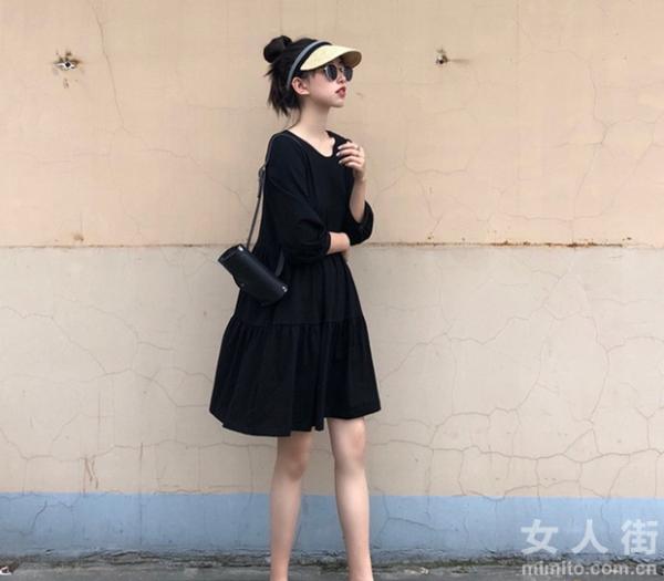 经典百搭小黑裙，掀起复古时尚新潮流