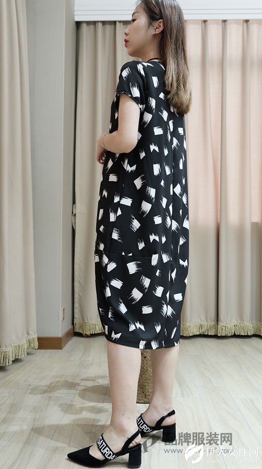 季歌2018夏季新款 充满个性的印花开启淑女潮范儿！