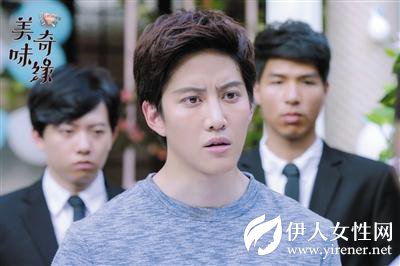 美食剧集幕后：为拍好看不放盐 酒店大厨打下手