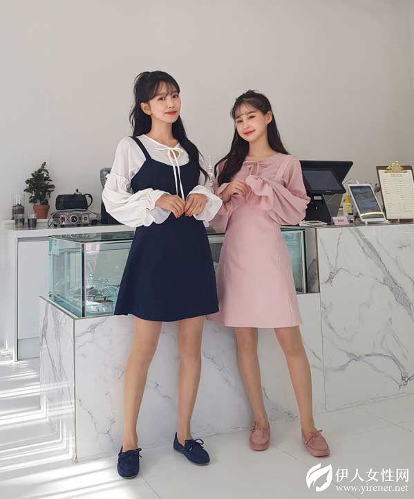 春美多:背带连衣裙怎么搭配 四款搭配让你这个夏日很俏皮