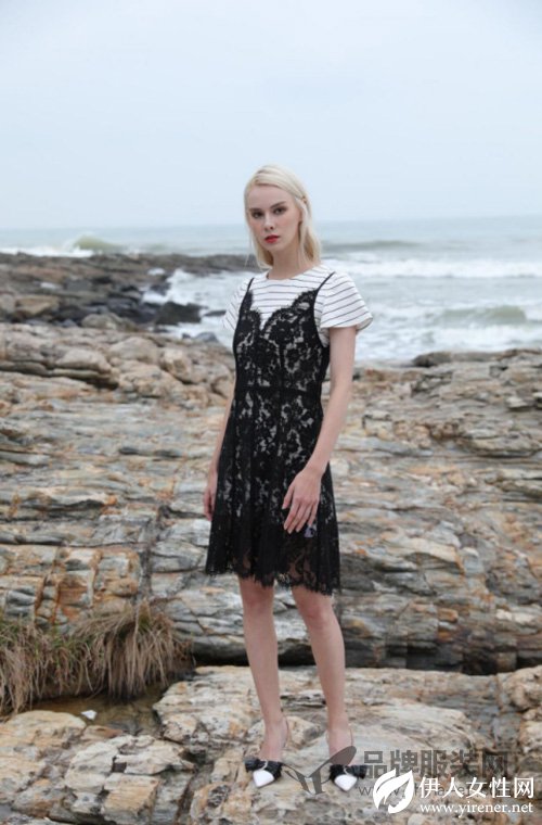 Diface丹菲诗性感减龄连衣裙 读懂小姐姐的心