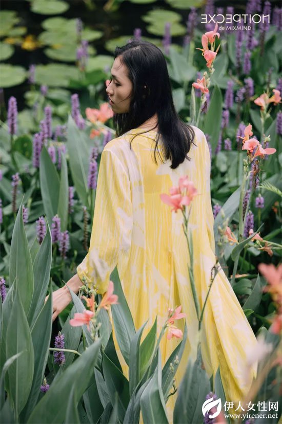 把自然穿在身上 感受草木原色抚触肌肤的生命质感