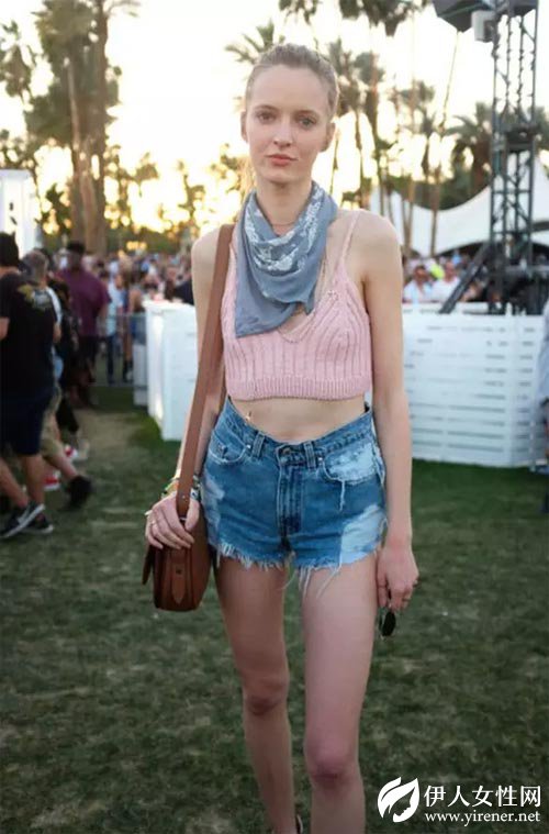 YES女装搭配 精简短上衣穿搭术让你时髦一夏天