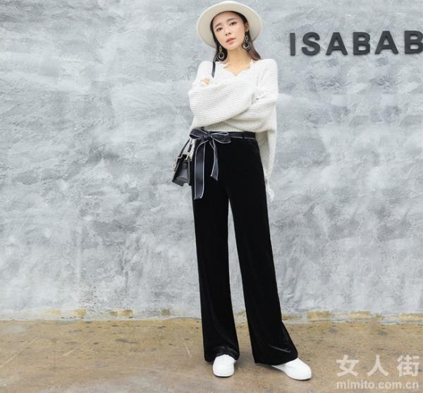 T恤+运动风阔腿裤，今年初夏潮流搭配