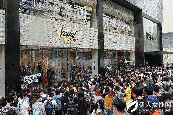 文静的棉布裙女孩南京是如何就爱上了潮牌