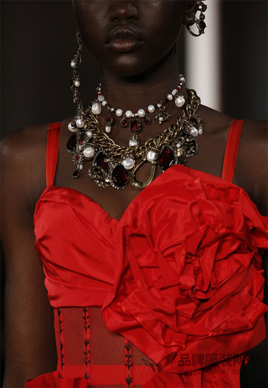 Alexander McQueen亚历山大麦昆2018春夏系列