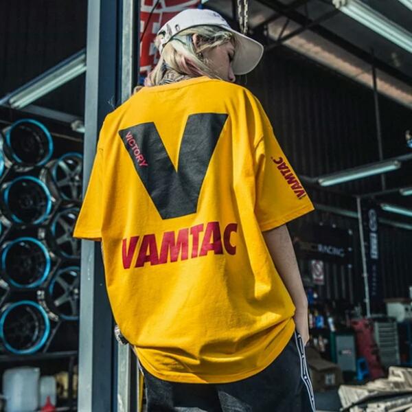 摆脱乏味穿搭，街头风T恤玩转潮流