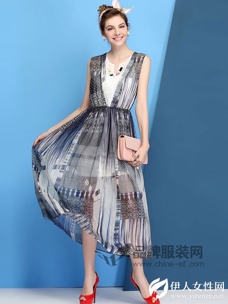 这个炎热的夏日 到底离不开空调还是戴莉格琳女装?