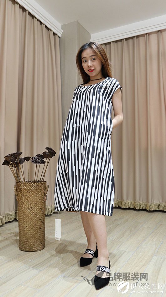 夏日只有西瓜和空调？没有季歌女装连衣裙怎么行？