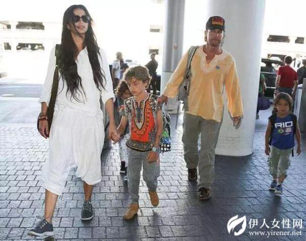 这个连Logo都没有的品牌,凭什么比耐克阿迪还贵