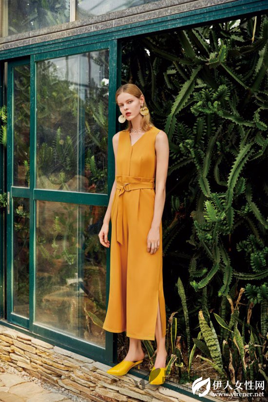 “红凯贝尔HOKABR”优雅气质女装 愿你出走半生 归来仍魅力无限