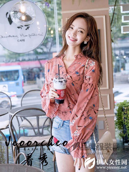 豆蔻年华正茂 清新且田园 着秀女装不食人间烟火