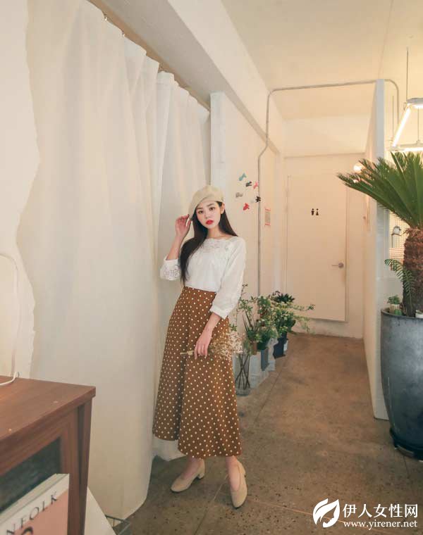春美多：波点半身裙如何搭配 夏日最美穿搭气质又迷人