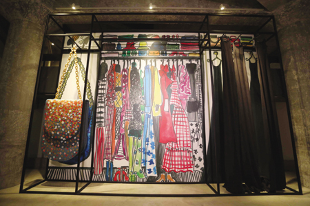 合作设计师Alcantara跨界进军奢侈品领域