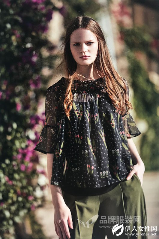 点占女装时尚设计师 流行复古风这样搭配最有范儿