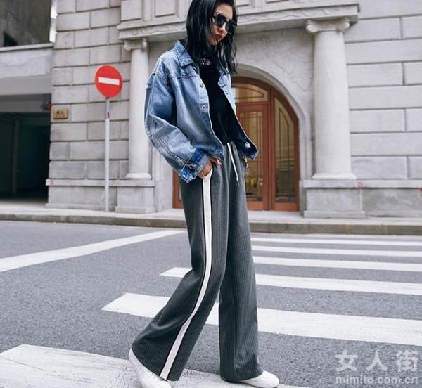 T恤+运动风阔腿裤，今年初夏潮流搭配